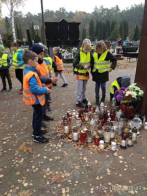 Grafika #19: Szkoła Pamięta