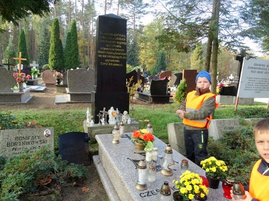  Grafika #0: Szkoła Pamięta