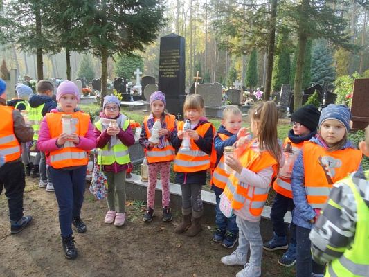  Grafika #14: Szkoła Pamięta