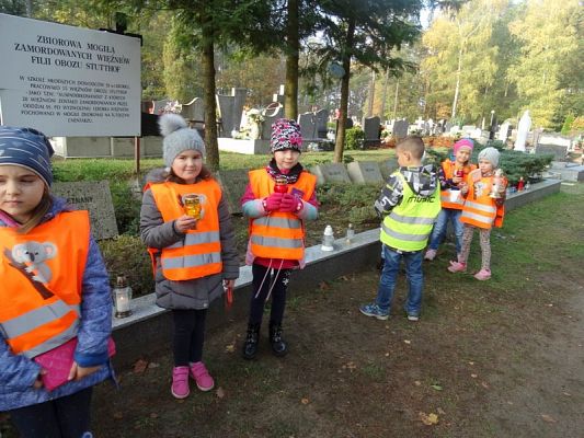  Grafika #15: Szkoła Pamięta