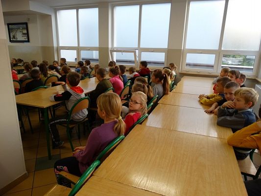 Grafika #2: Uczymy się segregacji śmieci