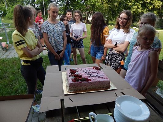  Grafika #9: Pożegnanie klasy VIII z wychowawcą