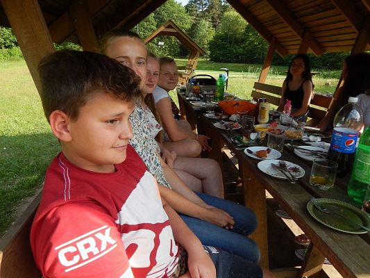  Grafika #12: Pożegnanie klasy VIII z wychowawcą