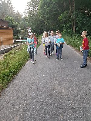 Grafika #32: Biwak kl. III w szkole