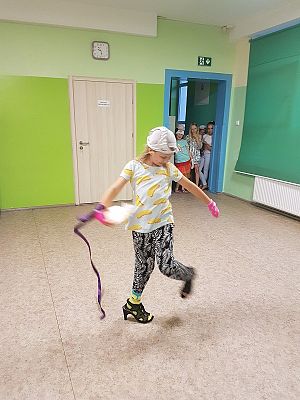 Grafika #4: Biwak kl. III w szkole