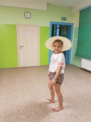 Grafika #1: Biwak kl. III w szkole