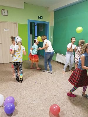 Grafika #16: Biwak kl. III w szkole