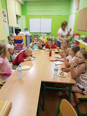 Grafika #36: Biwak kl. III w szkole