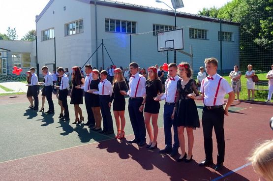  Grafika #48: Zakończenie roku - klasa 8 i III GIM