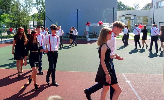  Grafika #52: Zakończenie roku - klasa 8 i III GIM