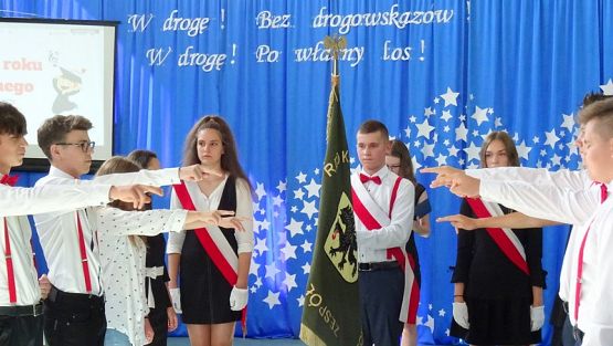  Grafika #42: Zakończenie roku - klasa 8 i III GIM