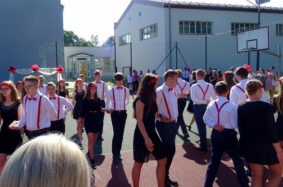  Grafika #4: Zakończenie roku - klasa 8 i III GIM