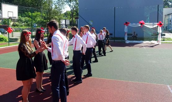  Grafika #13: Zakończenie roku - klasa 8 i III GIM