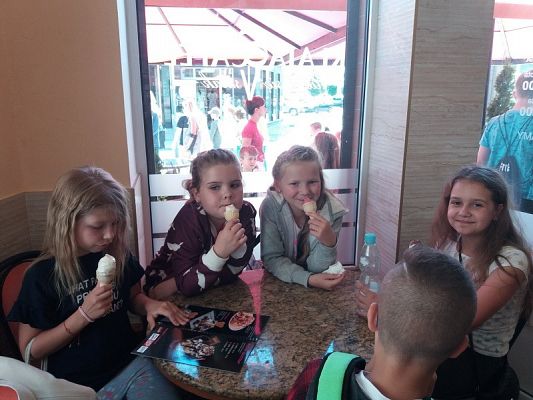 Grafika #7: Wycieczka dla uczniów osiągających najlepsze wyniki w nauce