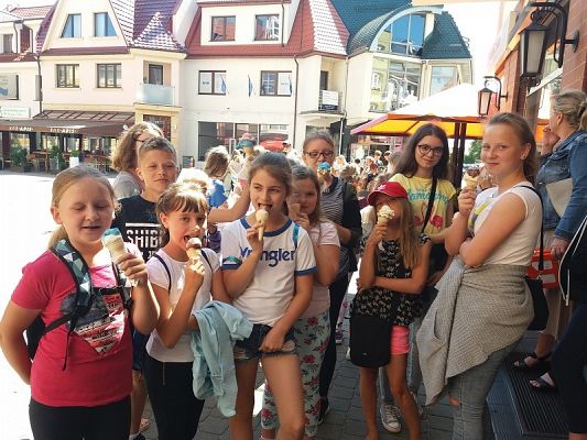 Grafika #12: Wycieczka dla uczniów osiągających najlepsze wyniki w nauce