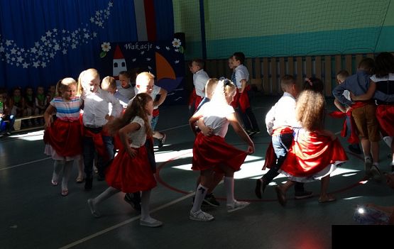 Grafika #22: Pożegnanie roku szkolnego 2018/2019 przez oddziały przedszkolne