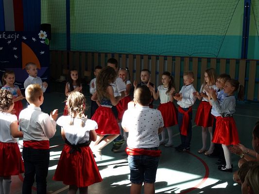 Grafika #60: Pożegnanie roku szkolnego 2018/2019 przez oddziały przedszkolne
