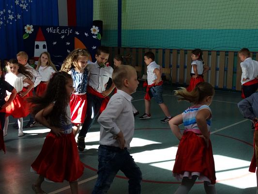 Grafika #62: Pożegnanie roku szkolnego 2018/2019 przez oddziały przedszkolne