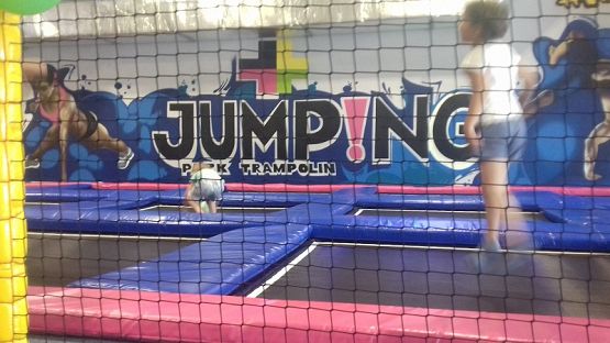 Grafika #7: Wycieczka do Świata Trampolin w Lęborku