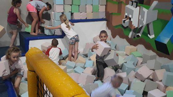 Grafika #6: Wycieczka do Świata Trampolin w Lęborku