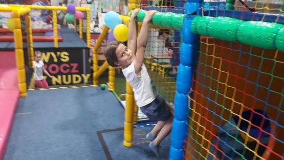 Grafika #12: Wycieczka do Świata Trampolin w Lęborku