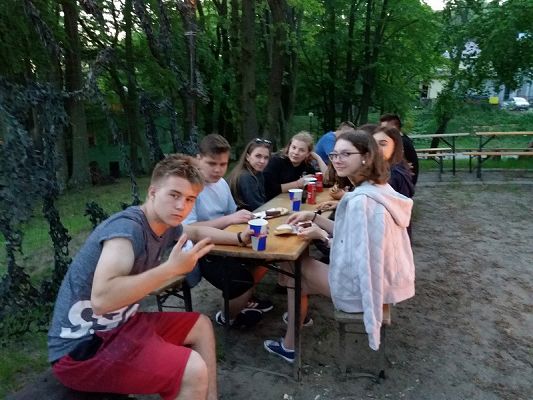  Grafika #104: Wycieczka klasy VIII do Jastrzębiej Góry