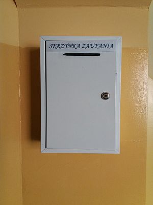  Grafika #2: Skrzynka zaufnia