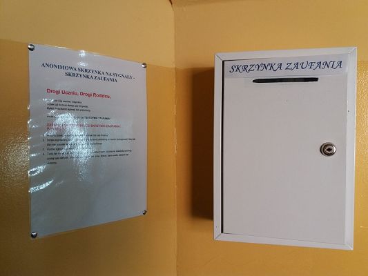  Grafika #3: Skrzynka zaufnia