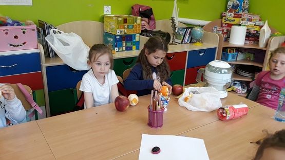  Grafika #3: Zdrowe soki z owoców w oddziale 5-latków