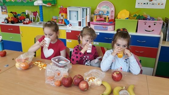  Grafika #7: Zdrowe soki z owoców w oddziale 5-latków