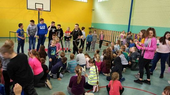  Grafika #13: CYRK PRZYJECHAŁ!