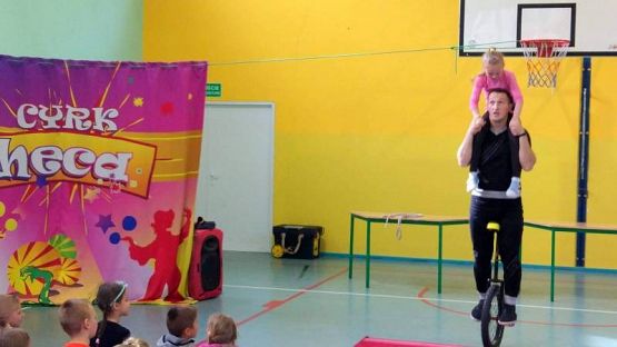  Grafika #51: CYRK PRZYJECHAŁ!