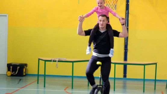  Grafika #66: CYRK PRZYJECHAŁ!