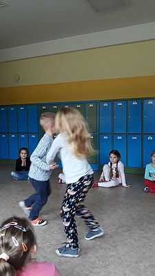  Grafika #8: Zajęcia taneczne w ramach projektu pt. Przedszkola z klasą