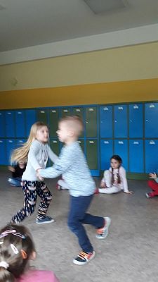  Grafika #7: Zajęcia taneczne w ramach projektu pt. Przedszkola z klasą