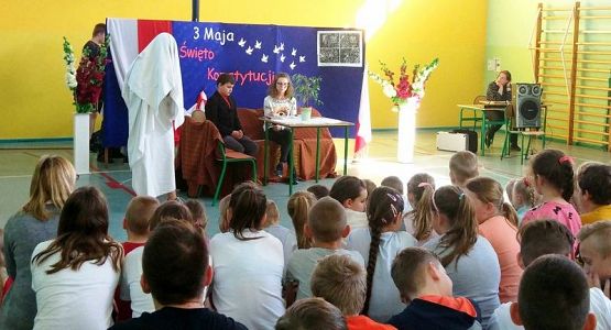  Grafika #1: Apel z okazji 3 Maja