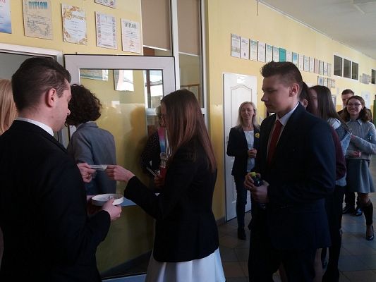  Grafika #2: Egzaminy 8-klasisty