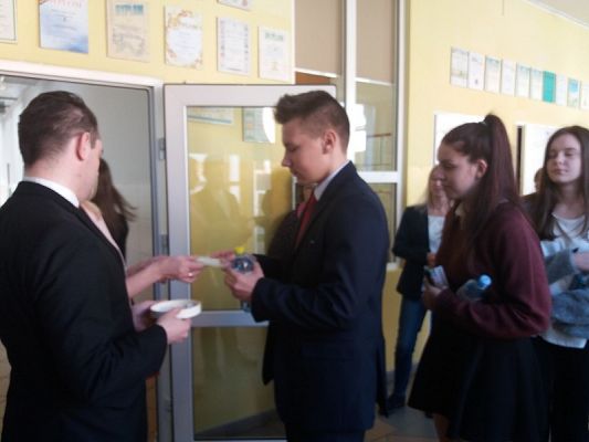  Grafika #4: Egzaminy 8-klasisty