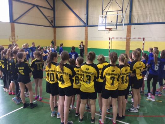  Grafika #9: Powiatowe zawody w piłkę koszykową dziewcząt w ramach Igrzysk Dzieci.