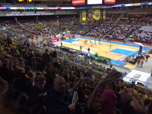  Grafika #3: KIBICUJEMY na ERGO ARENIE