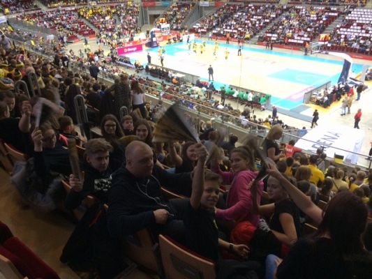  Grafika #4: KIBICUJEMY na ERGO ARENIE