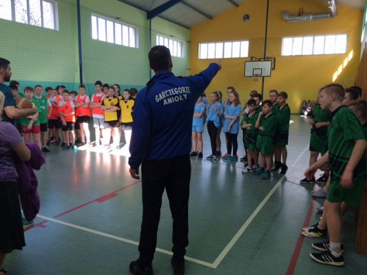 Grafika #3: Gminne zawody w piłkę koszykową dziewcząt i chłopców w ramach Igrzysk Dzieci.