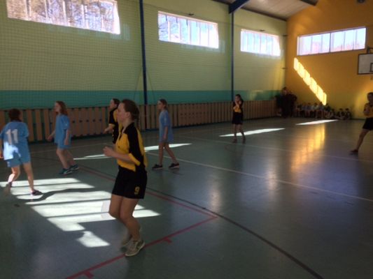 Grafika #15: Gminne zawody w piłkę koszykową dziewcząt i chłopców w ramach Igrzysk Dzieci.