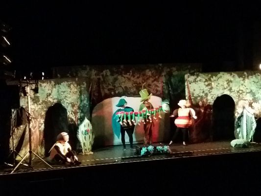  Grafika #0: Spektakl Narodowego Teatru Edukacji pt. Pszczółka Maja