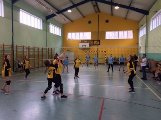  Grafika #4: Gminne zawody w piłkę siatkową dziewcząt w ramach Igrzysk Młodzieży Szkolnej