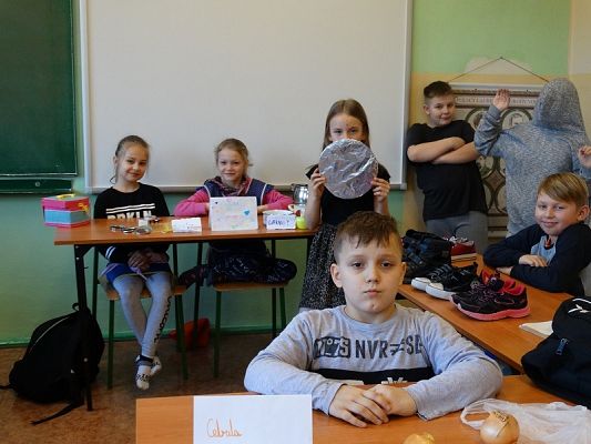  Grafika #2: Inscenizacje legend na języku polskim