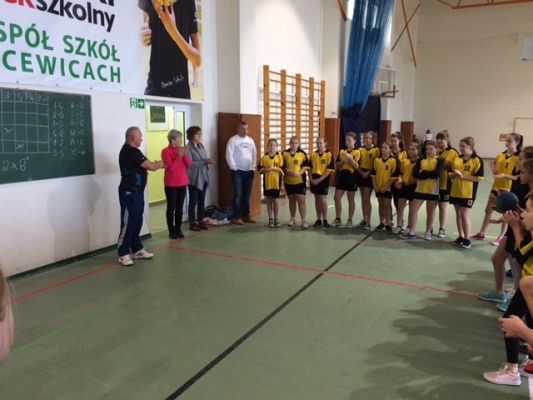 Grafika #0: Powiatowe rozgrywki w piłkę ręczną w ramach Igrzysk Dzieci