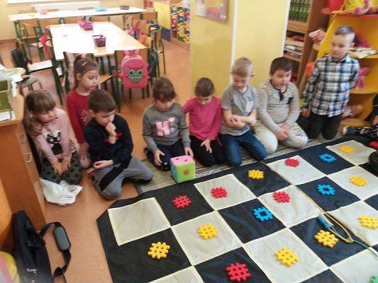  Grafika #15: Czytamy z Gangiem Słodzików