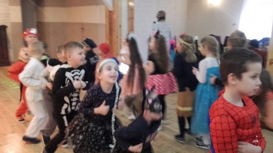  Grafika #2: Bal karnawałowy