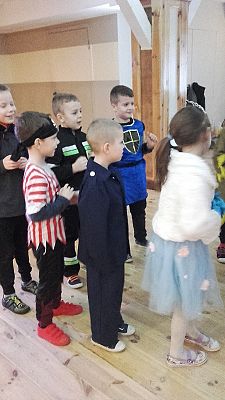  Grafika #6: Bal karnawałowy